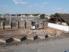 Démolition de la Halle Sernam à la gare de Melun - Agrandir l'image (fenêtre modale)