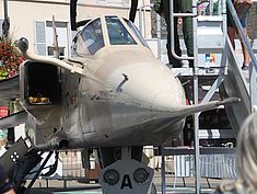 Paris Air Legend 2019 - Jaguar @ Place St Jean, Melun - Agrandir l'image (fenêtre modale)