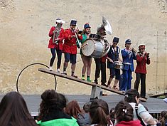 fanfare - Agrandir l'image (fenêtre modale)