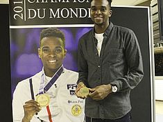 Remise médaille Pauline Ranvier et Enzo Lefort (CEMVS) - Agrandir l'image (fenêtre modale)